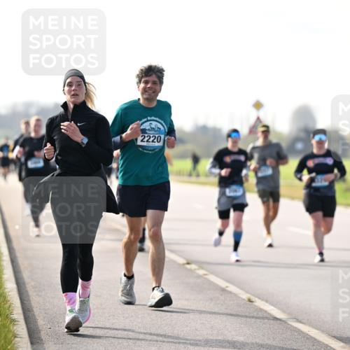 12.04.2026 - 45. Internationalen Wilhelmsburger Insellauf Dr. Thomas Lammeyer http://msf.ph/oto/9446706 12.04.2026 10:27:46 Laufen 2220 meine-sportfotos.de