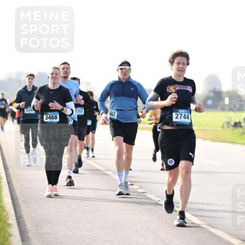 12.04.2026 - 45. Internationalen Wilhelmsburger Insellauf Dr. Thomas Lammeyer http://msf.ph/oto/9446730 12.04.2026 10:27:50 Laufen 3340, 3468, 1352, 947, 2744, 2067 meine-sportfotos.de