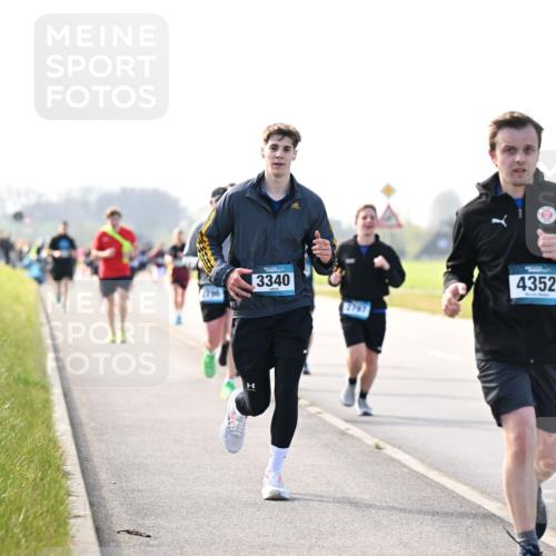 12.04.2026 - 45. Internationalen Wilhelmsburger Insellauf Dr. Thomas Lammeyer http://msf.ph/oto/9446758 12.04.2026 10:27:56 Laufen 3340, 2797, 4352 meine-sportfotos.de