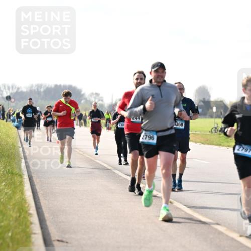 12.04.2026 - 45. Internationalen Wilhelmsburger Insellauf Dr. Thomas Lammeyer http://msf.ph/oto/9446776 12.04.2026 10:27:59 Laufen 2308, 244, 2796, 361, 368, 2797 meine-sportfotos.de