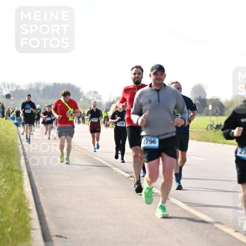 12.04.2026 - 45. Internationalen Wilhelmsburger Insellauf Dr. Thomas Lammeyer http://msf.ph/oto/9446777 12.04.2026 10:27:59 Laufen 2915, 2308, 2796, 2797 meine-sportfotos.de