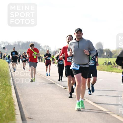 12.04.2026 - 45. Internationalen Wilhelmsburger Insellauf Dr. Thomas Lammeyer http://msf.ph/oto/9446778 12.04.2026 10:27:59 Laufen 4442, 2915, 2308, 244, 796, 4368, 2797 meine-sportfotos.de
