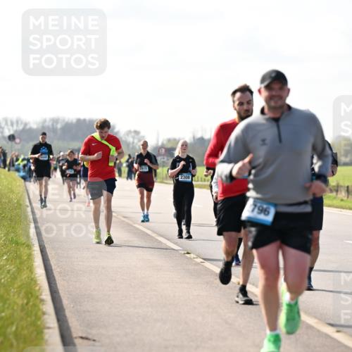 12.04.2026 - 45. Internationalen Wilhelmsburger Insellauf Dr. Thomas Lammeyer http://msf.ph/oto/9446786 12.04.2026 10:28:00 Laufen 2915, 2308, 796 meine-sportfotos.de