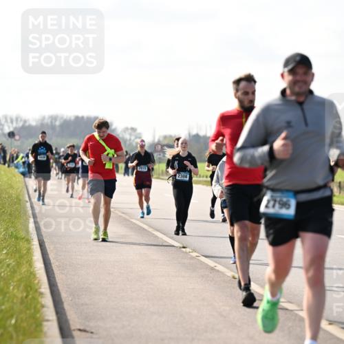 12.04.2026 - 45. Internationalen Wilhelmsburger Insellauf Dr. Thomas Lammeyer http://msf.ph/oto/9446788 12.04.2026 10:28:01 Laufen 2915, 2308, 2796 meine-sportfotos.de