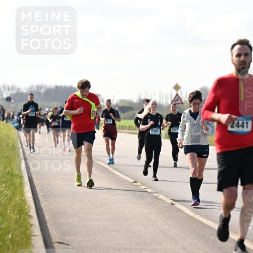 12.04.2026 - 45. Internationalen Wilhelmsburger Insellauf Dr. Thomas Lammeyer http://msf.ph/oto/9446795 12.04.2026 10:28:02 Laufen 2915, 2308, 2977, 2441, 4368, 796 meine-sportfotos.de