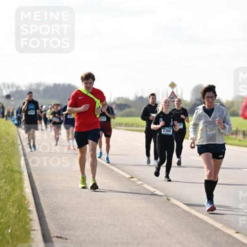 12.04.2026 - 45. Internationalen Wilhelmsburger Insellauf Dr. Thomas Lammeyer http://msf.ph/oto/9446798 12.04.2026 10:28:03 Laufen 915, 2308, 3367, 2441 meine-sportfotos.de