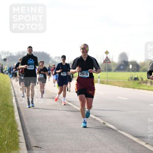 12.04.2026 - 45. Internationalen Wilhelmsburger Insellauf Dr. Thomas Lammeyer http://msf.ph/oto/9446833 12.04.2026 10:28:08 Laufen 4448, 4927, 2915, 4107, 2977 meine-sportfotos.de