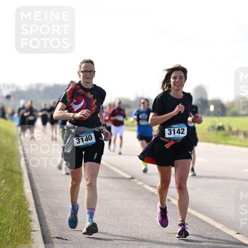 12.04.2026 - 45. Internationalen Wilhelmsburger Insellauf Dr. Thomas Lammeyer http://msf.ph/oto/9446874 12.04.2026 10:28:16 Laufen 3140, 3142 meine-sportfotos.de