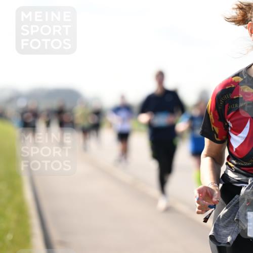 12.04.2026 - 45. Internationalen Wilhelmsburger Insellauf Dr. Thomas Lammeyer http://msf.ph/oto/9446891 12.04.2026 10:28:18 Laufen 201, 45, 3140 meine-sportfotos.de