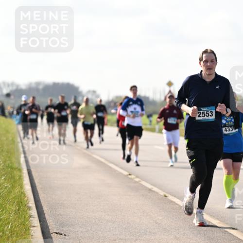 12.04.2026 - 45. Internationalen Wilhelmsburger Insellauf Dr. Thomas Lammeyer http://msf.ph/oto/9446900 12.04.2026 10:28:20 Laufen 2553, 4339, 2900 meine-sportfotos.de