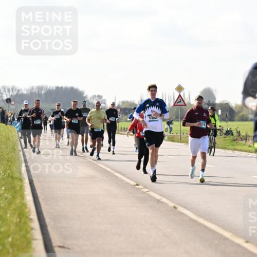 12.04.2026 - 45. Internationalen Wilhelmsburger Insellauf Dr. Thomas Lammeyer http://msf.ph/oto/9446906 12.04.2026 10:28:21 Laufen 2417, 3187, 3723, 2164, 426, 3754, 5352, 19 meine-sportfotos.de