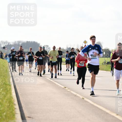 12.04.2026 - 45. Internationalen Wilhelmsburger Insellauf Dr. Thomas Lammeyer http://msf.ph/oto/9446921 12.04.2026 10:28:23 Laufen 2754, 2417, 3723, 3753, 2808, 5352, 5319 meine-sportfotos.de