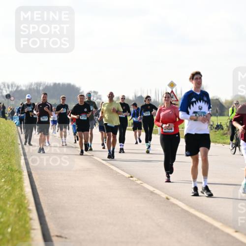 12.04.2026 - 45. Internationalen Wilhelmsburger Insellauf Dr. Thomas Lammeyer http://msf.ph/oto/9446922 12.04.2026 10:28:23 Laufen 2417, 3723, 54, 3753, 2006, 5352, 5319 meine-sportfotos.de