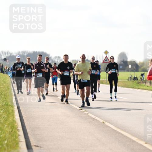 12.04.2026 - 45. Internationalen Wilhelmsburger Insellauf Dr. Thomas Lammeyer http://msf.ph/oto/9446944 12.04.2026 10:28:26 Laufen 3658, 3059, 2417, 3723, 4205, 8754, 3753, 2808 meine-sportfotos.de