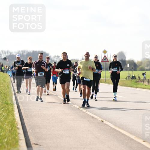 12.04.2026 - 45. Internationalen Wilhelmsburger Insellauf Dr. Thomas Lammeyer http://msf.ph/oto/9446947 12.04.2026 10:28:27 Laufen 3658, 3059, 2417, 3723, 3753, 2808 meine-sportfotos.de