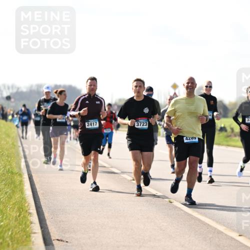 12.04.2026 - 45. Internationalen Wilhelmsburger Insellauf Dr. Thomas Lammeyer http://msf.ph/oto/9446965 12.04.2026 10:28:29 Laufen 2417, 3723, 4289, 3753 meine-sportfotos.de