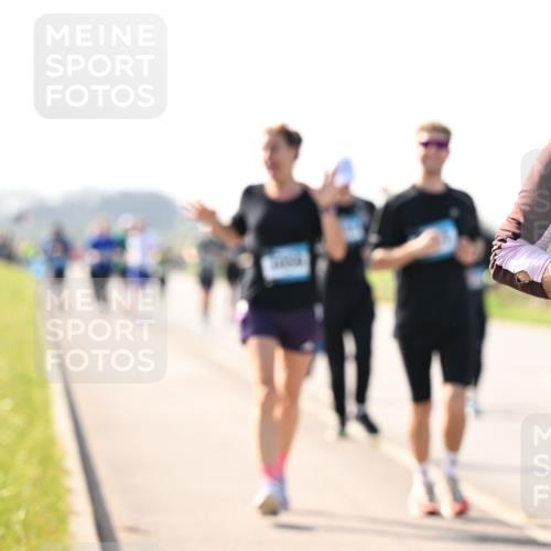 12.04.2026 - 45. Internationalen Wilhelmsburger Insellauf Dr. Thomas Lammeyer http://msf.ph/oto/9446998 12.04.2026 10:28:34 Laufen 45, 241 meine-sportfotos.de
