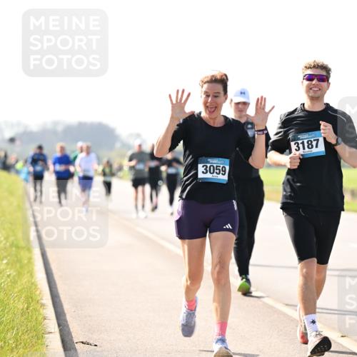 12.04.2026 - 45. Internationalen Wilhelmsburger Insellauf Dr. Thomas Lammeyer http://msf.ph/oto/9447000 12.04.2026 10:28:35 Laufen 3059, 3187 meine-sportfotos.de