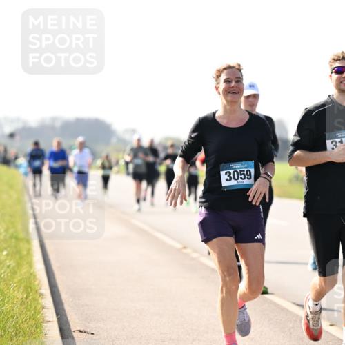 12.04.2026 - 45. Internationalen Wilhelmsburger Insellauf Dr. Thomas Lammeyer http://msf.ph/oto/9447003 12.04.2026 10:28:35 Laufen 3059, 3197 meine-sportfotos.de
