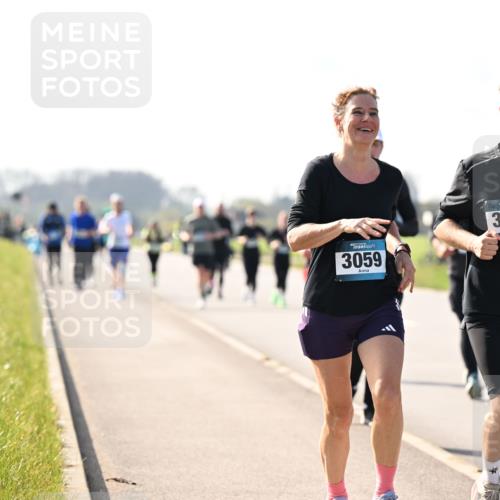 12.04.2026 - 45. Internationalen Wilhelmsburger Insellauf Dr. Thomas Lammeyer http://msf.ph/oto/9447004 12.04.2026 10:28:35 Laufen 3059, 4, 3187 meine-sportfotos.de