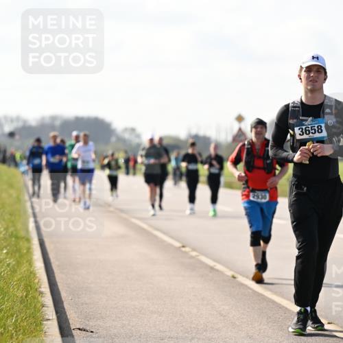 12.04.2026 - 45. Internationalen Wilhelmsburger Insellauf Dr. Thomas Lammeyer http://msf.ph/oto/9447013 12.04.2026 10:28:37 Laufen 2930, 3658 meine-sportfotos.de