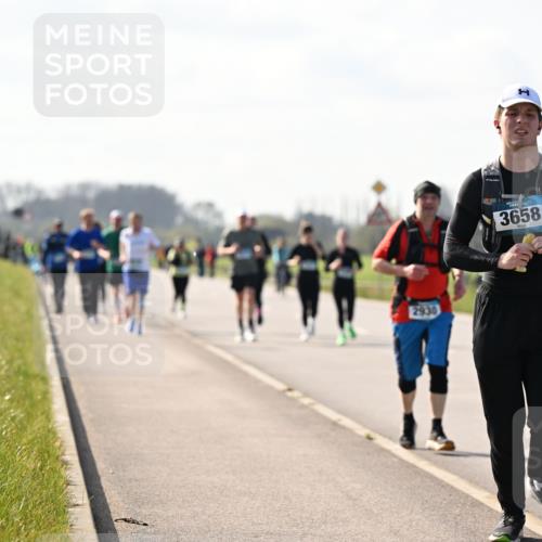 12.04.2026 - 45. Internationalen Wilhelmsburger Insellauf Dr. Thomas Lammeyer http://msf.ph/oto/9447015 12.04.2026 10:28:37 Laufen 2930, 3658 meine-sportfotos.de