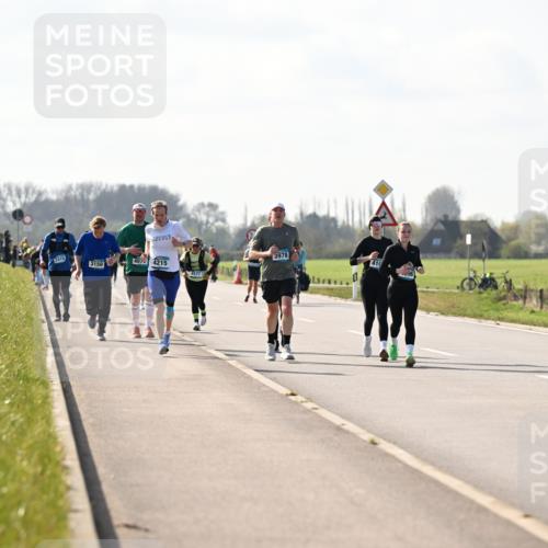 12.04.2026 - 45. Internationalen Wilhelmsburger Insellauf Dr. Thomas Lammeyer http://msf.ph/oto/9447024 12.04.2026 10:28:39 Laufen 2418, 3150, 407, 4215, 4577, 293 meine-sportfotos.de