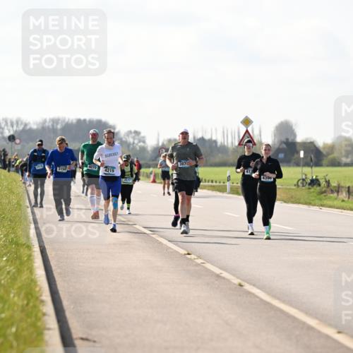 12.04.2026 - 45. Internationalen Wilhelmsburger Insellauf Dr. Thomas Lammeyer http://msf.ph/oto/9447027 12.04.2026 10:28:40 Laufen 2418, 3150, 4070, 4215, 4577, 3978, 41, 4396 meine-sportfotos.de