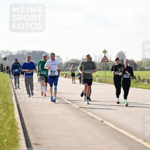 12.04.2026 - 45. Internationalen Wilhelmsburger Insellauf Dr. Thomas Lammeyer http://msf.ph/oto/9447035 12.04.2026 10:28:41 Laufen 2418, 4070, 3978, 4215, 410, 4396 meine-sportfotos.de