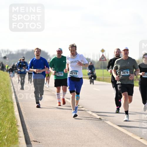12.04.2026 - 45. Internationalen Wilhelmsburger Insellauf Dr. Thomas Lammeyer http://msf.ph/oto/9447054 12.04.2026 10:28:44 Laufen 4070, 4215, 3978, 4101 meine-sportfotos.de