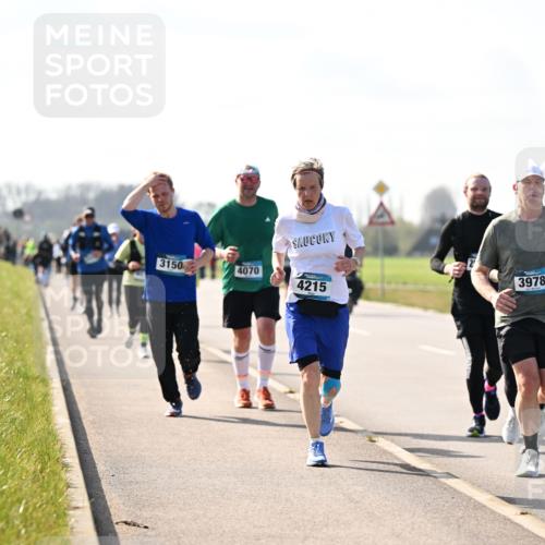 12.04.2026 - 45. Internationalen Wilhelmsburger Insellauf Dr. Thomas Lammeyer http://msf.ph/oto/9447060 12.04.2026 10:28:45 Laufen 3150, 4070, 4215, 3978 meine-sportfotos.de