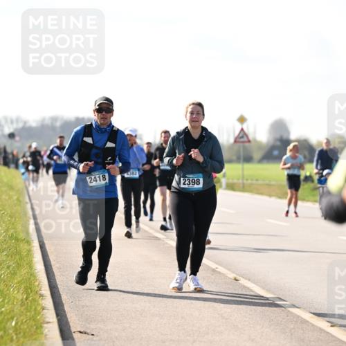 12.04.2026 - 45. Internationalen Wilhelmsburger Insellauf Dr. Thomas Lammeyer http://msf.ph/oto/9447107 12.04.2026 10:28:54 Laufen 2418, 4382, 2398, 46 meine-sportfotos.de
