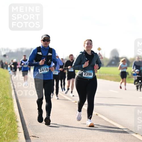 12.04.2026 - 45. Internationalen Wilhelmsburger Insellauf Dr. Thomas Lammeyer http://msf.ph/oto/9447111 12.04.2026 10:28:54 Laufen 2418, 4383, 2398 meine-sportfotos.de
