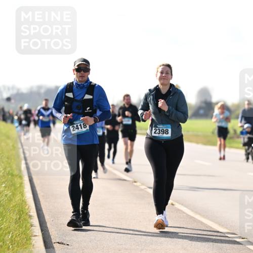 12.04.2026 - 45. Internationalen Wilhelmsburger Insellauf Dr. Thomas Lammeyer http://msf.ph/oto/9447113 12.04.2026 10:28:54 Laufen 2418, 2398 meine-sportfotos.de