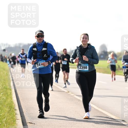 12.04.2026 - 45. Internationalen Wilhelmsburger Insellauf Dr. Thomas Lammeyer http://msf.ph/oto/9447114 12.04.2026 10:28:54 Laufen 24, 2398 meine-sportfotos.de