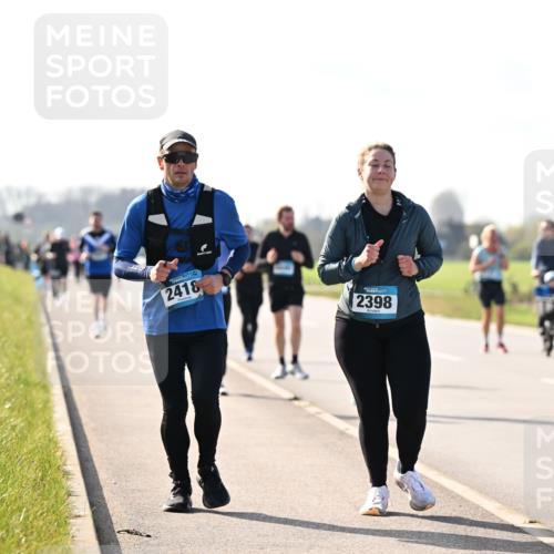 12.04.2026 - 45. Internationalen Wilhelmsburger Insellauf Dr. Thomas Lammeyer http://msf.ph/oto/9447115 12.04.2026 10:28:55 Laufen 2418, 2398 meine-sportfotos.de