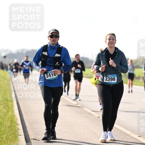 12.04.2026 - 45. Internationalen Wilhelmsburger Insellauf Dr. Thomas Lammeyer http://msf.ph/oto/9447118 12.04.2026 10:28:55 Laufen 2418, 2398 meine-sportfotos.de