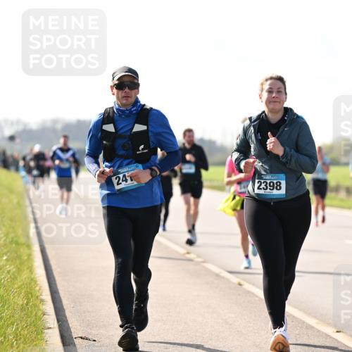 12.04.2026 - 45. Internationalen Wilhelmsburger Insellauf Dr. Thomas Lammeyer http://msf.ph/oto/9447119 12.04.2026 10:28:55 Laufen 24, 2398 meine-sportfotos.de