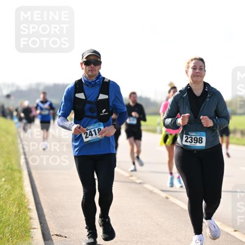12.04.2026 - 45. Internationalen Wilhelmsburger Insellauf Dr. Thomas Lammeyer http://msf.ph/oto/9447120 12.04.2026 10:28:55 Laufen 2418, 2398 meine-sportfotos.de