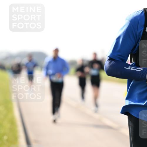 12.04.2026 - 45. Internationalen Wilhelmsburger Insellauf Dr. Thomas Lammeyer http://msf.ph/oto/9447136 12.04.2026 10:28:58 Laufen 2418 meine-sportfotos.de