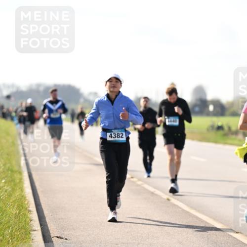 12.04.2026 - 45. Internationalen Wilhelmsburger Insellauf Dr. Thomas Lammeyer http://msf.ph/oto/9447139 12.04.2026 10:28:58 Laufen 4382, 2499 meine-sportfotos.de