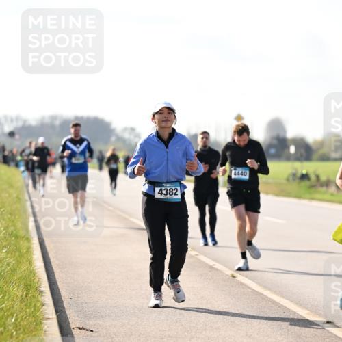 12.04.2026 - 45. Internationalen Wilhelmsburger Insellauf Dr. Thomas Lammeyer http://msf.ph/oto/9447140 12.04.2026 10:28:58 Laufen 4382, 4440, 2499 meine-sportfotos.de