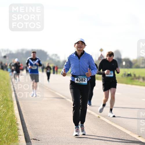 12.04.2026 - 45. Internationalen Wilhelmsburger Insellauf Dr. Thomas Lammeyer http://msf.ph/oto/9447143 12.04.2026 10:28:59 Laufen 4382, 2499 meine-sportfotos.de