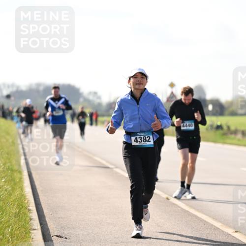 12.04.2026 - 45. Internationalen Wilhelmsburger Insellauf Dr. Thomas Lammeyer http://msf.ph/oto/9447144 12.04.2026 10:28:59 Laufen 4382, 2499 meine-sportfotos.de