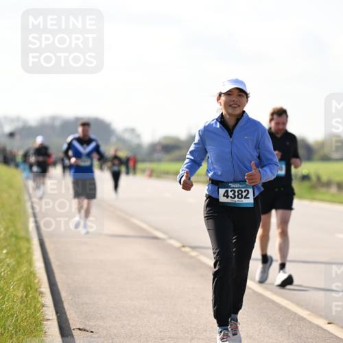 12.04.2026 - 45. Internationalen Wilhelmsburger Insellauf Dr. Thomas Lammeyer http://msf.ph/oto/9447148 12.04.2026 10:28:59 Laufen 4382 meine-sportfotos.de