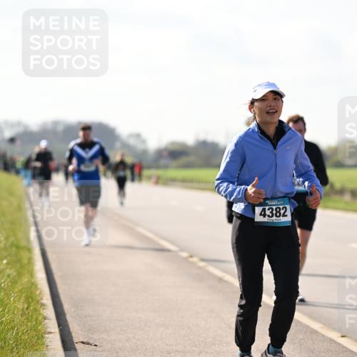 12.04.2026 - 45. Internationalen Wilhelmsburger Insellauf Dr. Thomas Lammeyer http://msf.ph/oto/9447150 12.04.2026 10:29:00 Laufen 45, 4382 meine-sportfotos.de