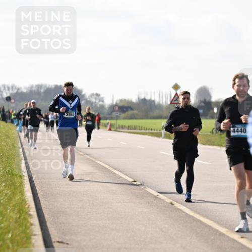 12.04.2026 - 45. Internationalen Wilhelmsburger Insellauf Dr. Thomas Lammeyer http://msf.ph/oto/9447155 12.04.2026 10:29:01 Laufen 3953, 4440 meine-sportfotos.de