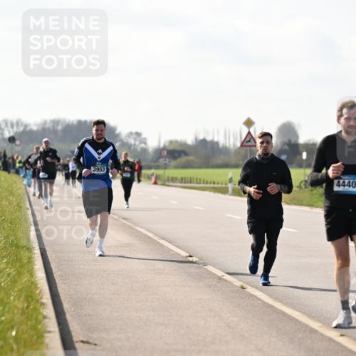 12.04.2026 - 45. Internationalen Wilhelmsburger Insellauf Dr. Thomas Lammeyer http://msf.ph/oto/9447156 12.04.2026 10:29:01 Laufen 3953, 4440 meine-sportfotos.de
