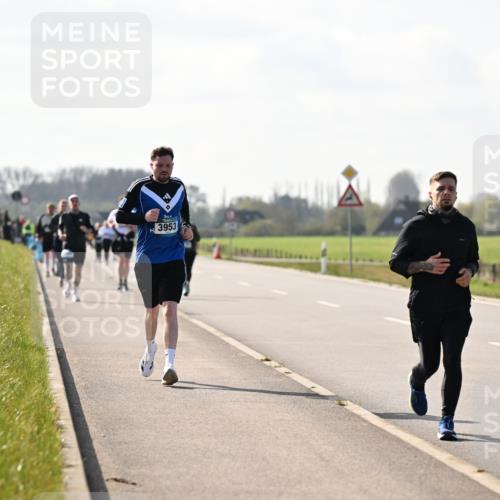 12.04.2026 - 45. Internationalen Wilhelmsburger Insellauf Dr. Thomas Lammeyer http://msf.ph/oto/9447163 12.04.2026 10:29:02 Laufen 3953, 44 meine-sportfotos.de
