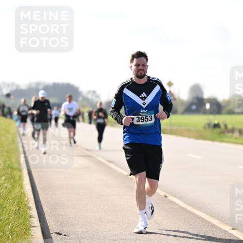 12.04.2026 - 45. Internationalen Wilhelmsburger Insellauf Dr. Thomas Lammeyer http://msf.ph/oto/9447183 12.04.2026 10:29:05 Laufen 3953 meine-sportfotos.de